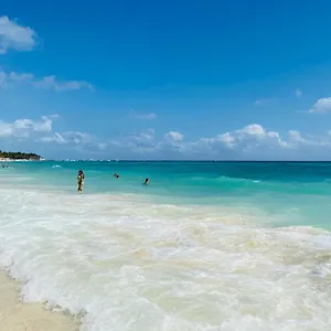 Depa Verano/seguridad/alberca A 13 Min Playa En Auto Apartamento Playa del Carmen