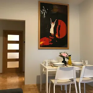 Rent0nline Hoza Center Metro Apartamento