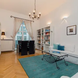 Apartament Shortstaypoland Boduena, Warszawa